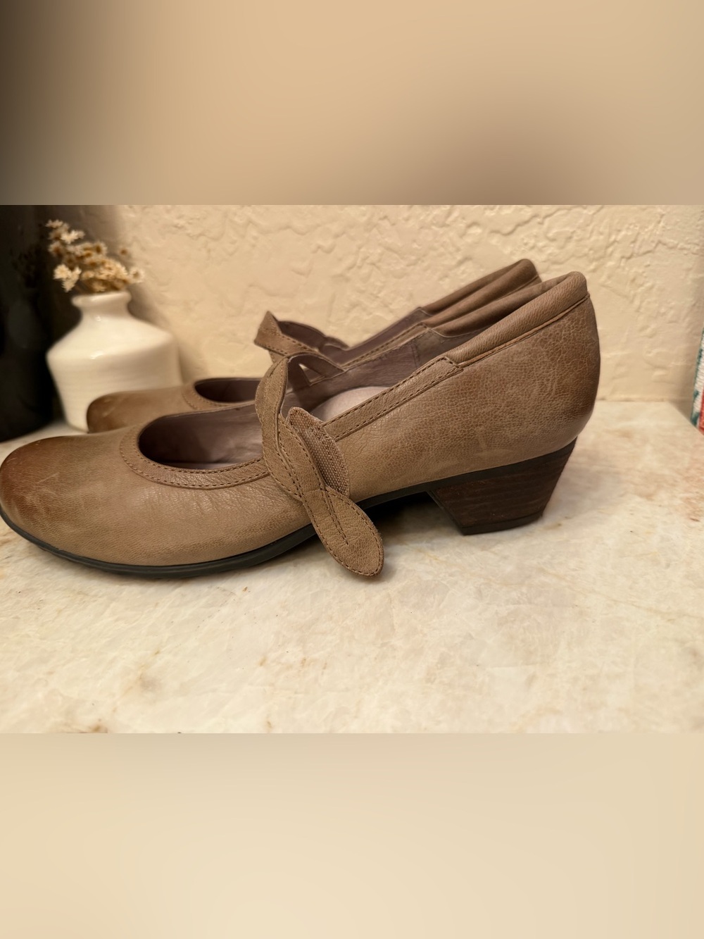 Abeo Marisol Mary Jane women’s shoes Sz 8